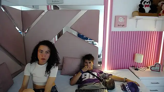 oblivionlove online show from April 16, 2026, 8:31 pm