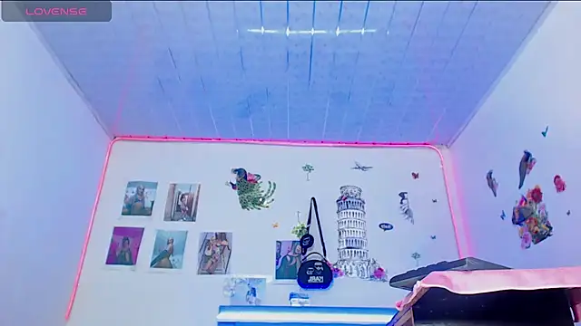 Snapshot of violettath chatting on February 18, 2026, 3:35 am violettath online show from February 18, 2026, 3:35 am