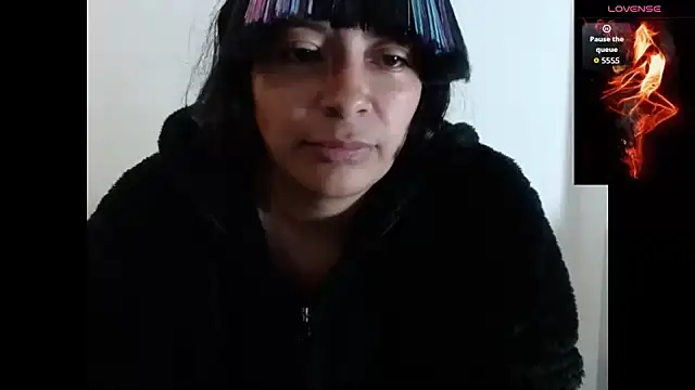 Acelinrose online show from October 7, 2025, 11:57 pm