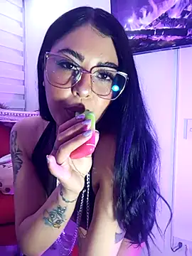 ValeNiitaLuv online show from November 4, 2025, 11:04 pm