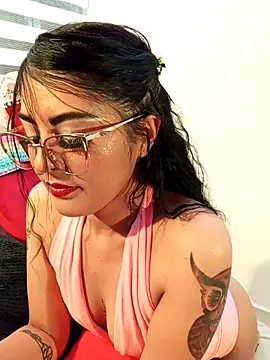 ValeNiitaLuv online show from November 25, 2025, 2:33 am