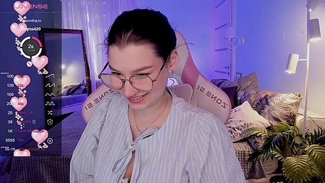 Snapshot of LinaBlossom_ chatting on July 16, 2026, 2:28 am LinaBlossom online show from July 16, 2026, 2:28 am