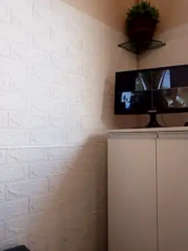 Crislove22 online show from October 27, 2025, 4:55 pm