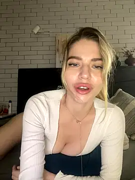 Snapshot of VIOLA-Sweeting chatting on October 2, 2025, 9:33 pm VIOLA-Sweeting online show from October 2, 2025, 9:33 pm