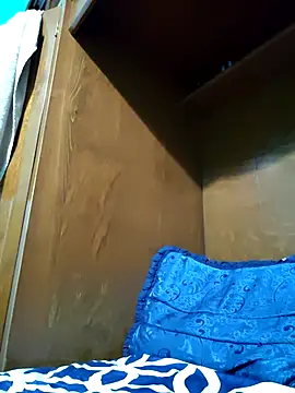 Carlos27hot online show from November 18, 2025, 7:46 am