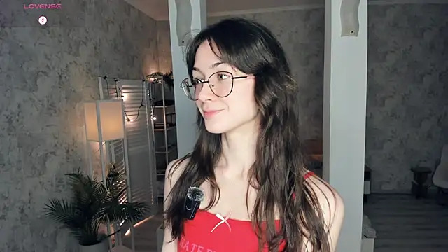 ReneeLippeatt online show from November 16, 2025, 7:30 pm