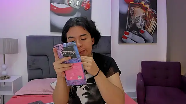 Angel Dustts online show from October 28, 2025, 8:44 pm