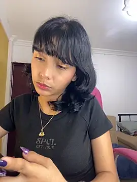 xoxo milk online show from November 15, 2025, 8:49 pm