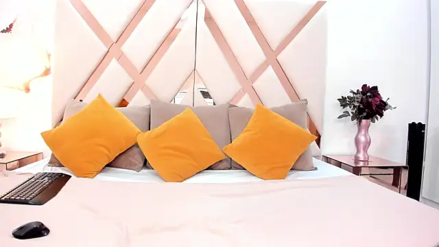 carlafontaine online show from October 21, 2025, 5:24 pm