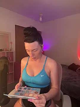 MaciiMayy online show from July 23, 2026, 10:51 pm