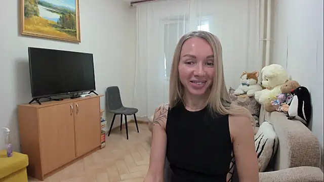 AlisiaCat online show from April 18, 2026, 10:08 am