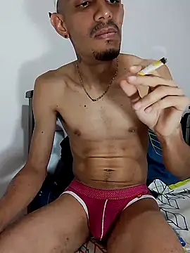 LATINO27CM online show from October 3, 2025, 9:12 pm