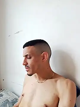 LATINO27CM online show from October 15, 2025, 3:45 pm