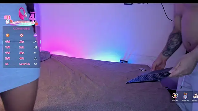 BoomChikaWow online show from November 22, 2025, 11:37 pm