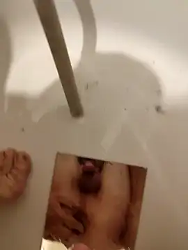 Snapshot of Kityyyyyyyyy chatting on November 16, 2025, 6:57 pm Kityyyyyyyyy online show from November 16, 2025, 6:57 pm