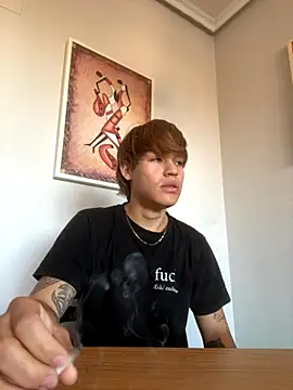 Snapshot of fezgrosso chatting on November 10, 2025, 2:27 pm fezgrosso online show from November 10, 2025, 2:27 pm