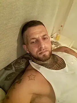 Danielxxxbbn online show from September 24, 2025, 4:43 pm