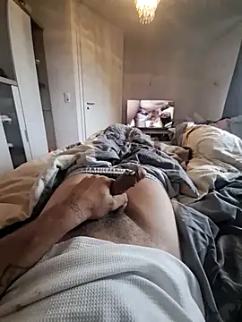 Danielxxxbbn online show from October 20, 2025, 12:38 pm