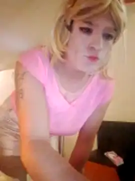 transreyna online show from November 12, 2025, 11:25 pm