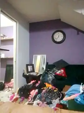 transreyna online show from March 30, 2026, 6:36 am