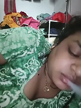 Deborbhavi222 online show from June 18, 2026, 4:46 am