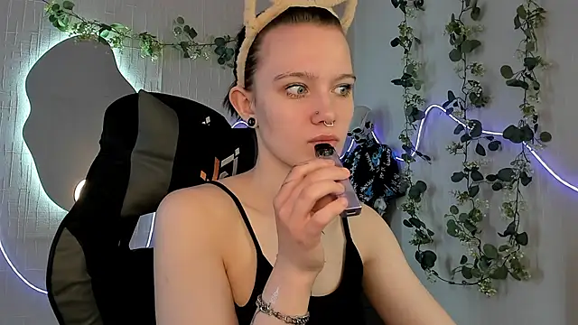 Elastikisss online show from April 11, 2026, 8:18 am