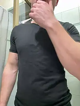 giovan2020 online show from February 20, 2026, 8:27 am