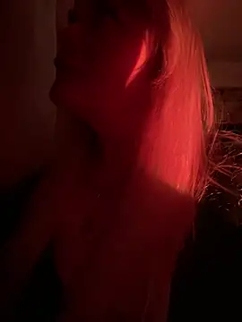 Sweet-blonde online show from April 9, 2026, 8:14 pm