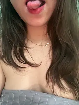 Lusi-sexy online show from April 5, 2026, 4:48 pm