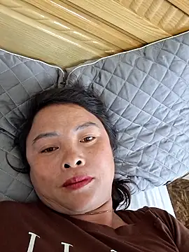 xuxulovezz online show from November 18, 2025, 1:55 am