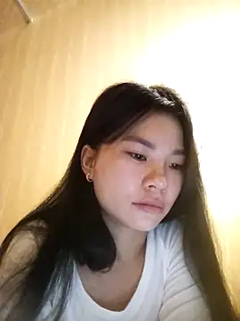 Snapshot of Suny_babyy chatting on November 7, 2025, 12:32 am Suny babyy online show from November 7, 2025, 12:32 am