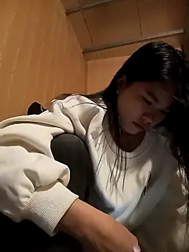 Snapshot of Suny_babyy chatting on December 2, 2025, 5:57 am Suny babyy online show from December 2, 2025, 5:57 am