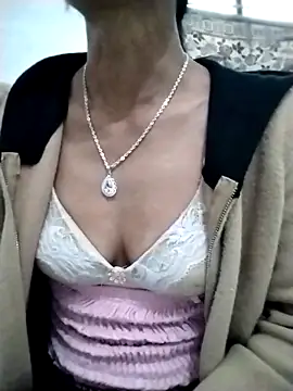 abigail-00 online show from December 5, 2025, 9:51 am