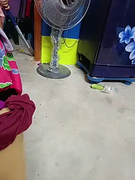 reya743 online show from April 10, 2026, 11:42 pm