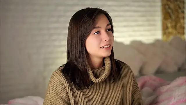 LettySlovacek online show from October 9, 2025, 3:48 am