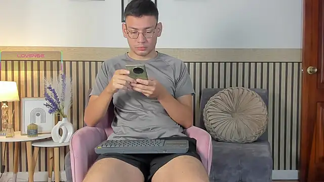 marcuswildx online show from September 23, 2025, 11:35 am