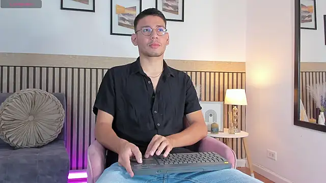 marcuswildx online show from September 26, 2025, 5:50 pm