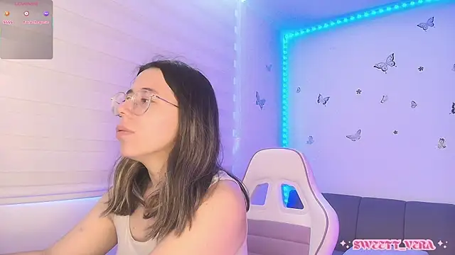 Snapshot of sweettvera chatting on May 9, 2026, 2:22 pm sweettvera online show from May 9, 2026, 2:22 pm