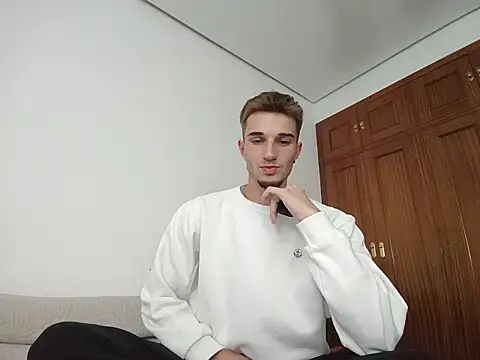 jorgeereyy online show from October 21, 2025, 3:35 pm