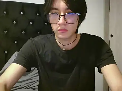 Matti Mendez  online show from June 24, 2026, 11:26 pm