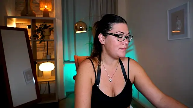 Snapshot of mrs_fllowerr chatting on October 16, 2025, 5:58 pm mrs fllowerr online show from October 16, 2025, 5:58 pm