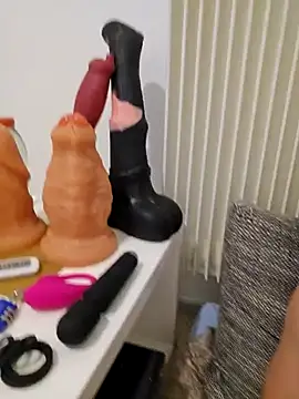 Chrisou73 online show from February 15, 2026, 4:36 pm