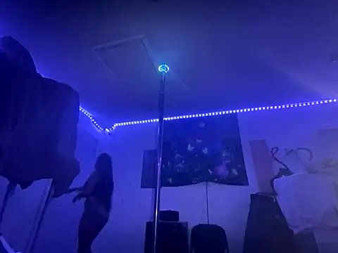 mrandmrs freak online show from October 15, 2025, 4:12 am