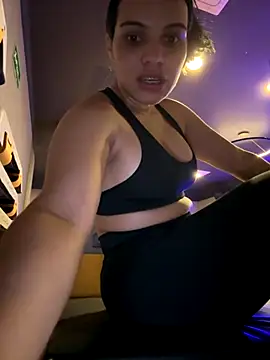 Anavalle online show from October 3, 2025, 6:27 pm