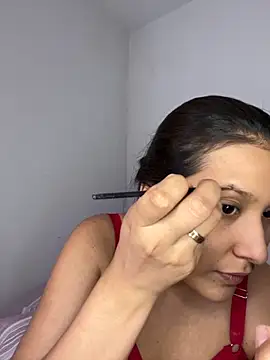 IsabellaJoness  online show from November 15, 2025, 8:05 pm