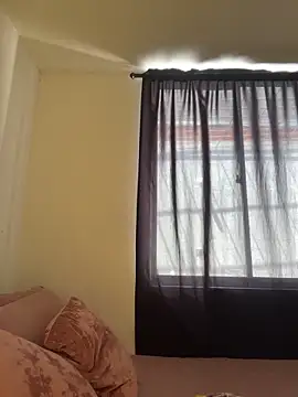 Snapshot of IsabellaJoness_ chatting on February 12, 2026, 5:41 pm IsabellaJoness online show from February 12, 2026, 5:41 pm