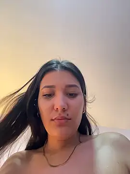 Snapshot of IsabellaJoness_ chatting on February 15, 2026, 12:14 pm IsabellaJoness online show from February 15, 2026, 12:14 pm