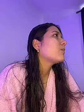 Snapshot of IsabellaJoness_ chatting on February 18, 2026, 8:05 pm IsabellaJoness online show from February 18, 2026, 8:05 pm