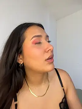 Snapshot of IsabellaJoness_ chatting on February 22, 2026, 8:07 pm IsabellaJoness online show from February 22, 2026, 8:07 pm