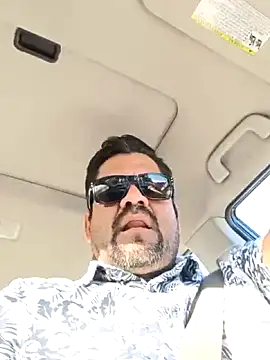 theking1 1 online show from December 18, 2025, 4:24 pm